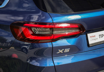 Подержанный автомобиль BMW X5 2020 года (12 фото)