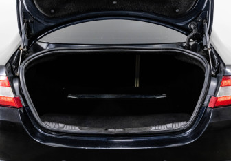 Подержанный автомобиль Jaguar XF Sedan 2011 года (22 фото)