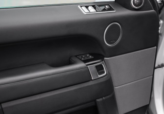Подержанный автомобиль Land Rover Range Rover Sport 2021 года (24 фото)