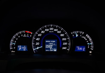 Подержанный автомобиль Toyota Camry Sedan 2012 года (18 фото)