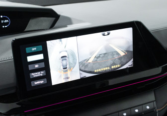 Подержанный автомобиль Changan UNI-V 2023 года (18 фото)