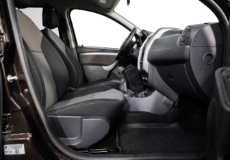 Подержанный автомобиль Renault Duster 2016 года (17 фото)