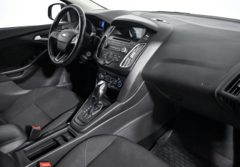 Подержанный автомобиль Ford Focus Wagon 2016 года (14 фото)