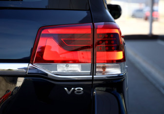 Подержанный автомобиль Toyota Land Cruiser Suv 2019 года (3 фото)