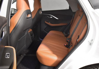 Подержанный автомобиль Omoda C5 2023 года (13 фото)