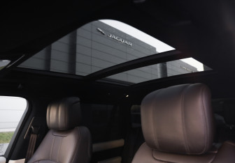 Подержанный автомобиль Land Rover Range Rover 2018 года (34 фото)