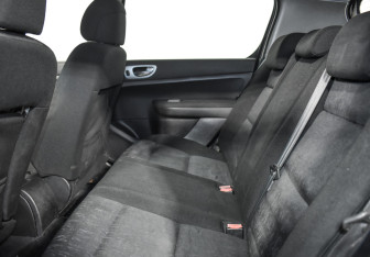 Подержанный автомобиль Peugeot 307 Hatchback 2007 года (12 фото)