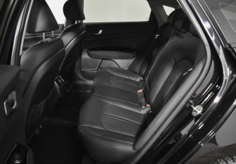 Подержанный автомобиль Kia Optima Sedan 2019 года (11 фото)