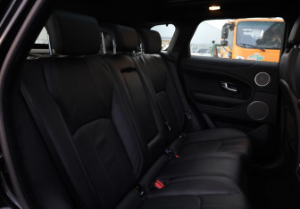 Подержанный автомобиль Land Rover Range Rover Evoque 2017 года (11 фото)
