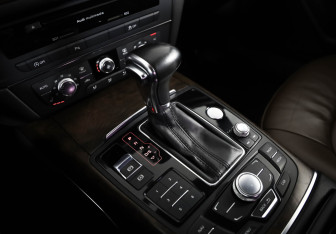 Подержанный автомобиль Audi A6 Sedan 2013 года (12 фото)