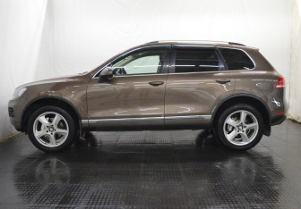Подержанный автомобиль Volkswagen Touareg 2011 года (8 фото)