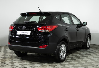 Подержанный автомобиль Hyundai ix35 2013 года (5 фото)