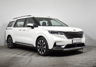 Подержанный автомобиль Kia Carnival 2020 года (3 фото)