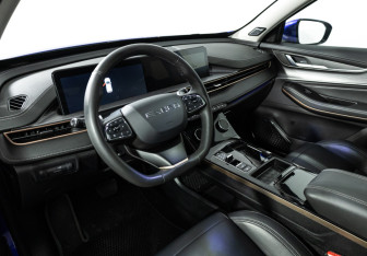 Подержанный автомобиль Exeed LX 2023 года (11 фото)