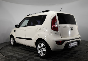 Подержанный автомобиль Kia Soul 2013 года (7 фото)