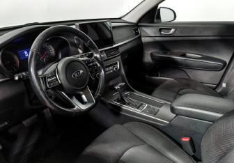 Подержанный автомобиль Kia Optima Sedan 2019 года (9 фото)
