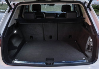 Подержанный автомобиль Volkswagen Touareg 2021 года (37 фото)