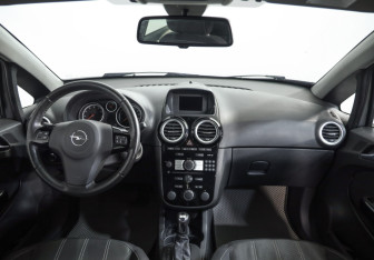 Подержанный автомобиль Opel Corsa 2013 года (9 фото)