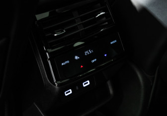 Подержанный автомобиль Geely Monjaro 2023 года (24 фото)