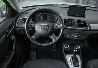 Подержанный автомобиль Audi Q3 2013 года (14 фото)