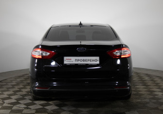 Подержанный автомобиль Ford Mondeo Sedan 2019 года (6 фото)