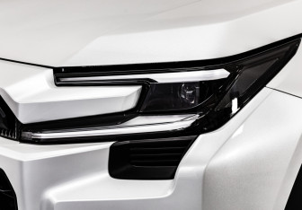 Подержанный автомобиль Toyota RAV4 2026 года (13 фото)
