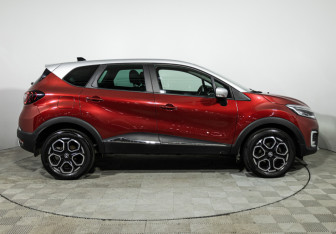 Подержанный автомобиль Renault Kaptur 2022 года (4 фото)