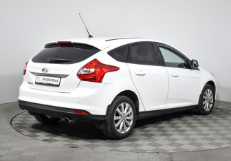 Подержанный автомобиль Ford Focus Hatchback 2014 года (5 фото)