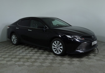 Подержанный автомобиль Toyota Camry Sedan 2019 года (9 фото)