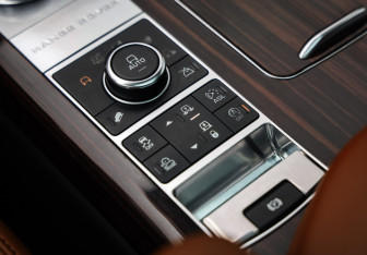 Подержанный автомобиль Land Rover Range Rover 2016 года (21 фото)