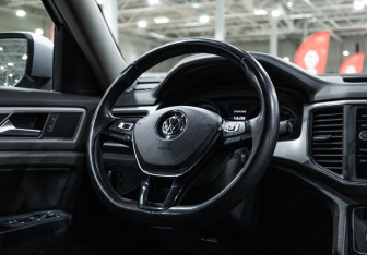 Подержанный автомобиль Volkswagen Teramont 2018 года (16 фото)