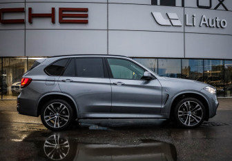 Подержанный автомобиль BMW X5 2018 года (6 фото)