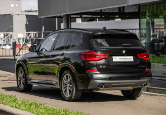 Подержанный автомобиль BMW X3 2020 года (8 фото)