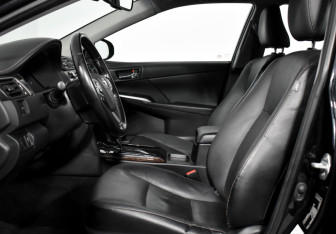 Подержанный автомобиль Toyota Camry Sedan 2015 года (12 фото)