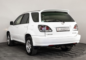 Подержанный автомобиль Lexus RX 2002 года (7 фото)