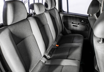 Подержанный автомобиль Volkswagen Amarok 2013 года (13 фото)