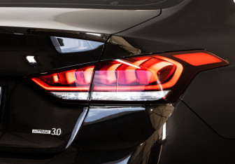 Подержанный автомобиль Hyundai Genesis 2015 года (8 фото)