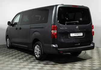 Подержанный автомобиль Peugeot Traveller 2021 года (7 фото)
