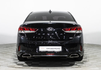 Подержанный автомобиль Hyundai Sonata 2018 года (6 фото)