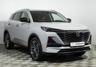 Подержанный автомобиль Changan UNI-S 2024 года (3 фото)