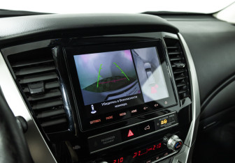 Подержанный автомобиль Mitsubishi Pajero Sport 2021 года (16 фото)