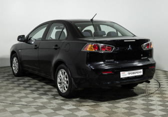 Подержанный автомобиль Mitsubishi Lancer Sedan 2012 года (7 фото)