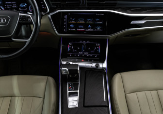 Подержанный автомобиль Audi A6 Sedan 2020 года (16 фото)