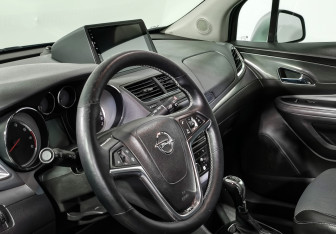 Подержанный автомобиль Opel Mokka 2012 года (9 фото)