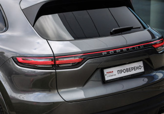 Подержанный автомобиль Porsche Cayenne 2018 года (9 фото)
