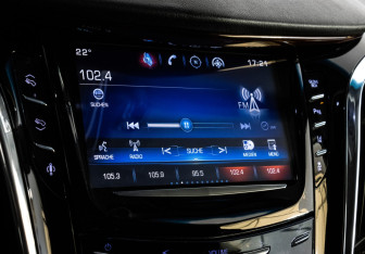 Подержанный автомобиль Cadillac Escalade Suv 2015 года (19 фото)