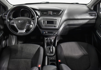 Подержанный автомобиль Kia Rio Sedan 2015 года (12 фото)