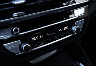 Подержанный автомобиль BMW X4 2021 года (15 фото)