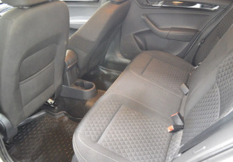 Подержанный автомобиль Skoda Rapid Liftback 2017 года (11 фото)