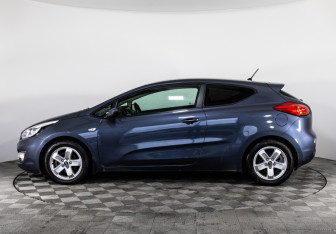 Подержанный автомобиль Kia Ceed Hatchback 2013 года (8 фото)